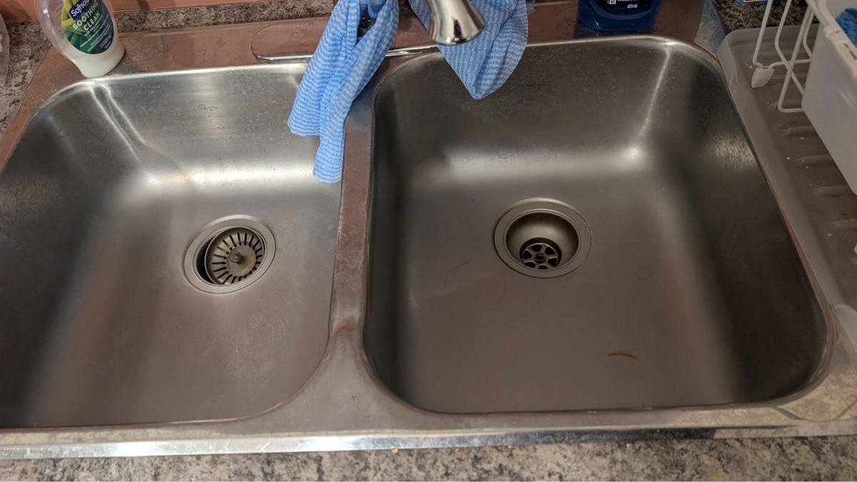 Kitchen sink area before cleaning